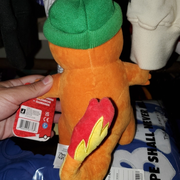 Pokemon Charmander Winter Plush - Picture 5 of 6